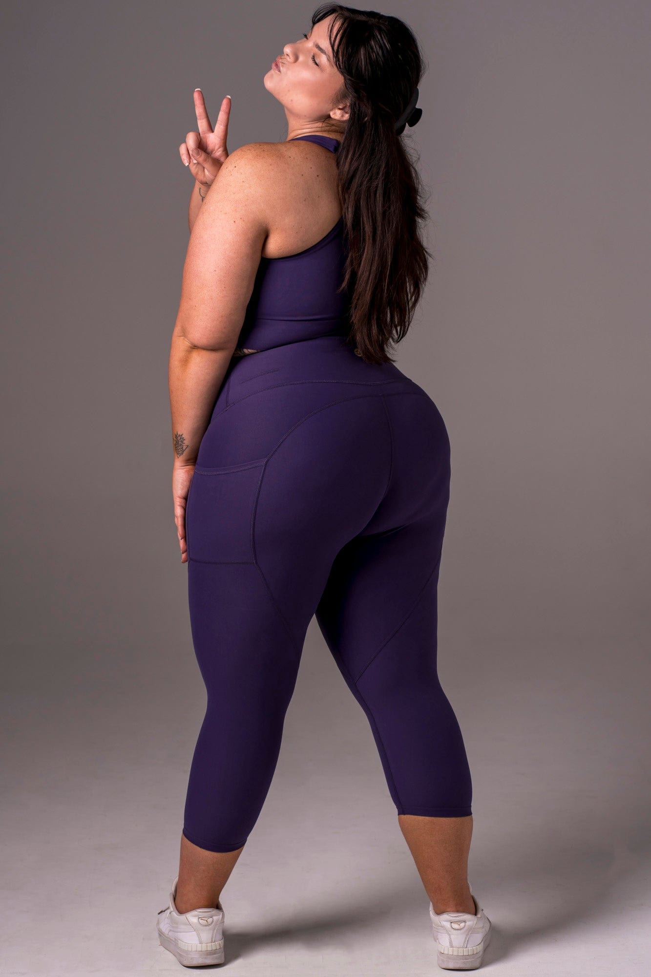 Amethyst Dynamic High Waisted Pocket Shaper Capri Leggings