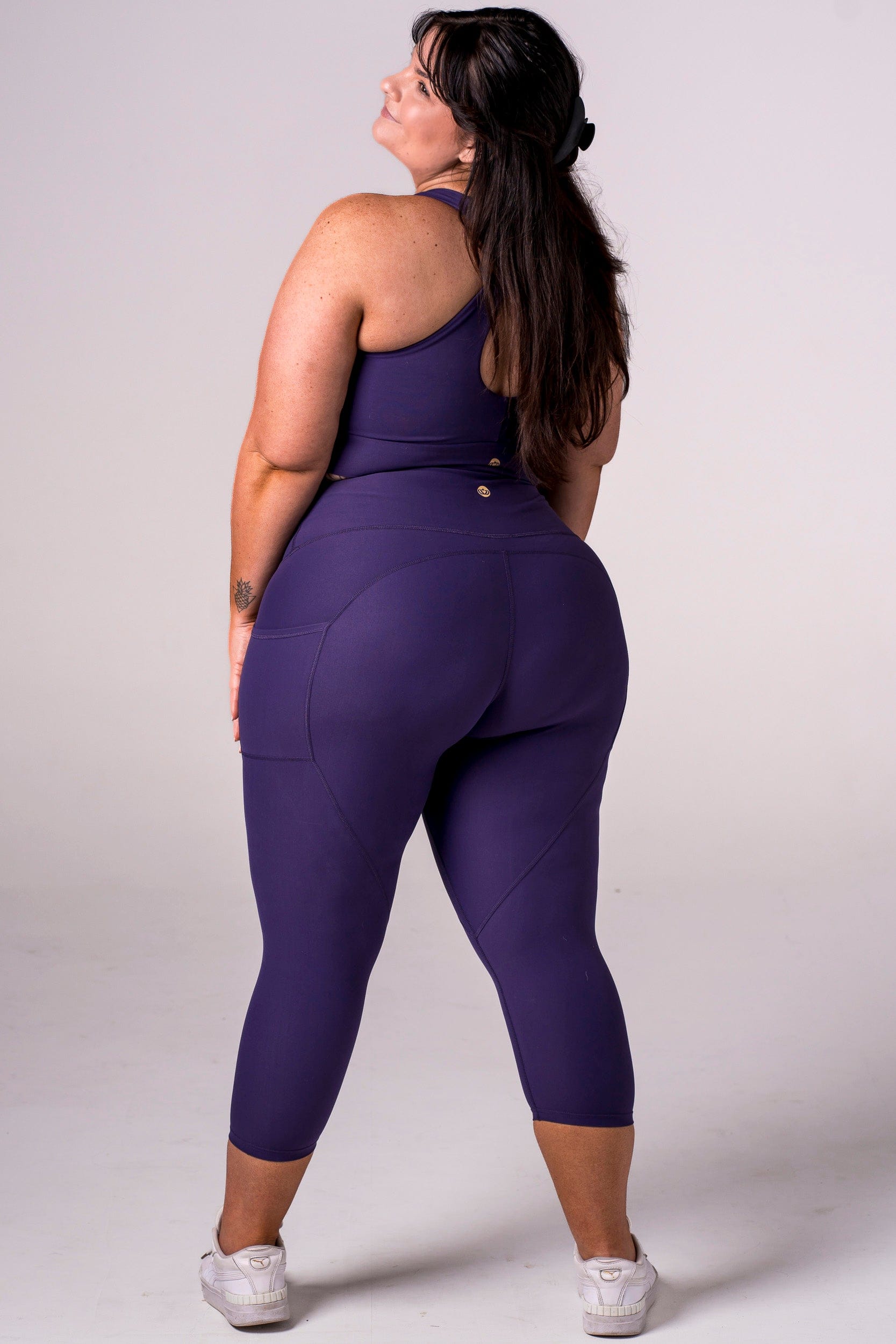 Amethyst Dynamic High Waisted Pocket Shaper Capri Leggings