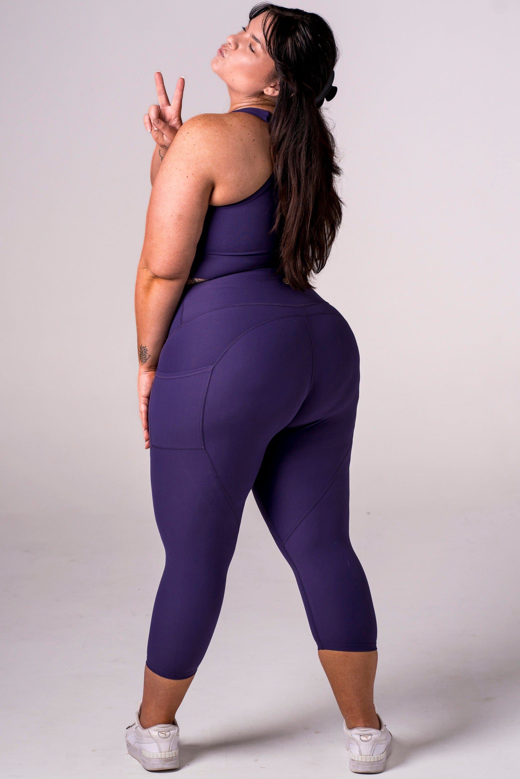 Amethyst Dynamic High Waisted Pocket Shaper Capri Leggings