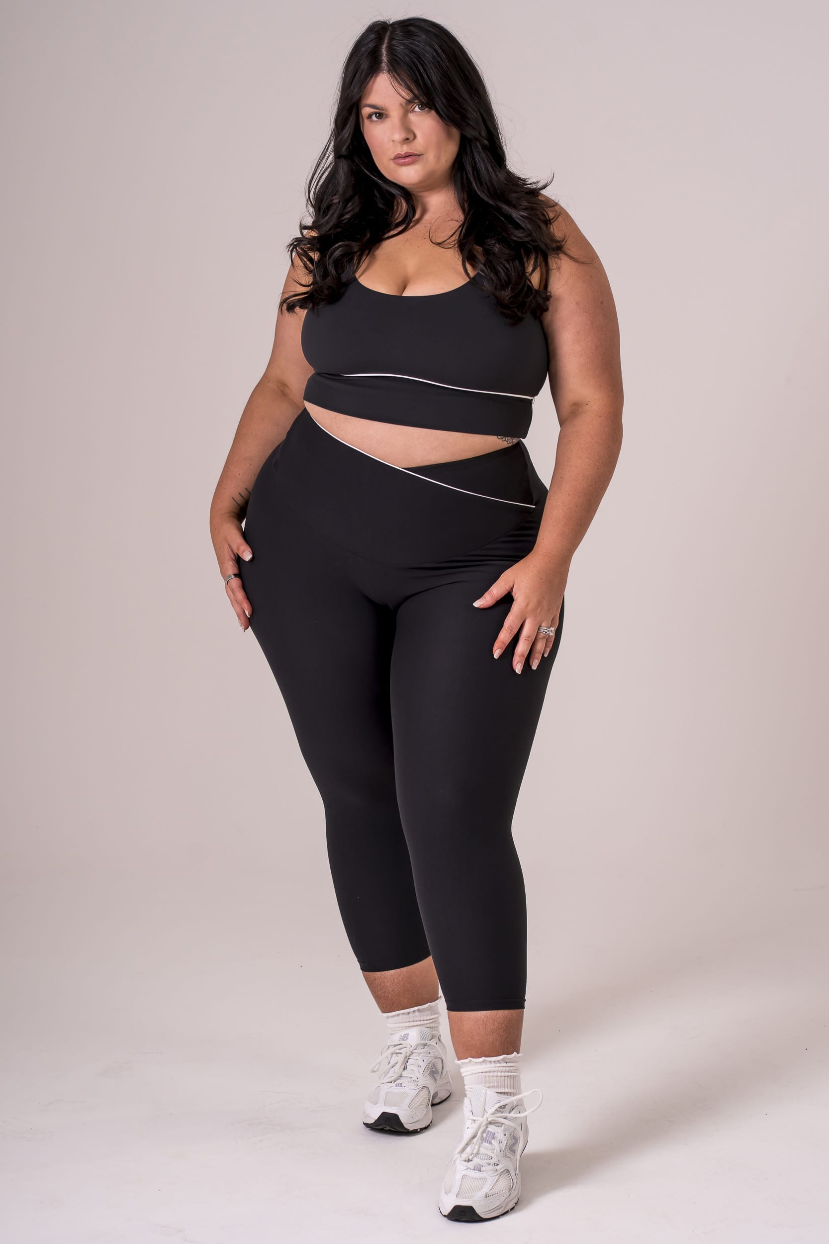 Black Duo Dynamic V Band Capri Leggings