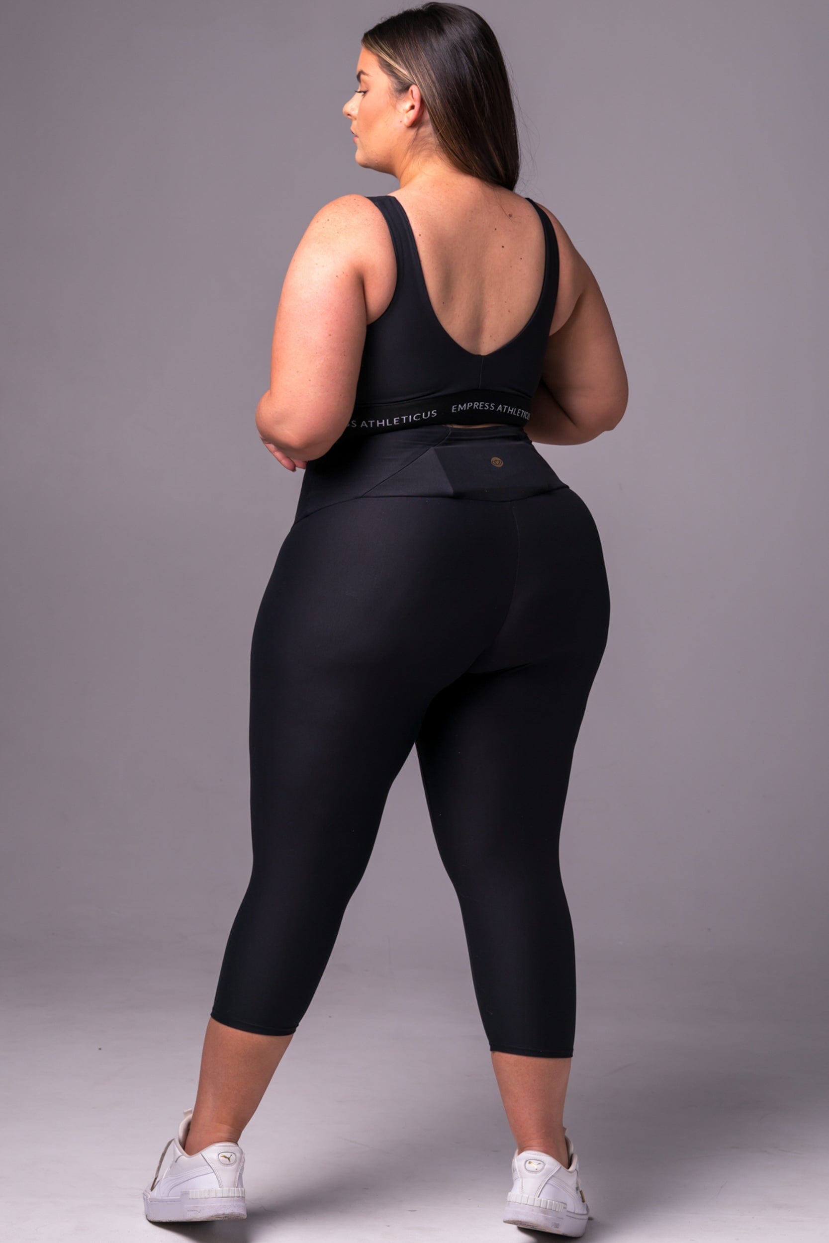 Black Dynamic Empress V Front Crop