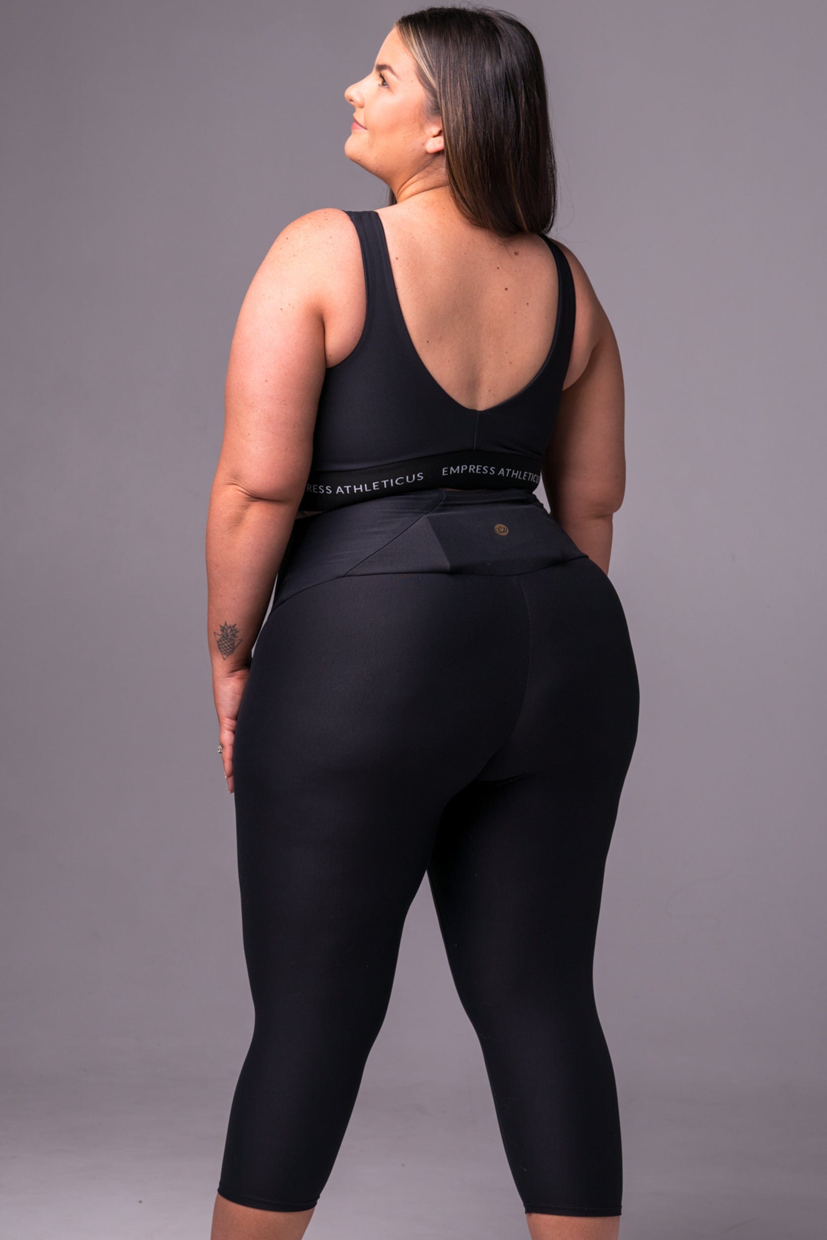 Black Dynamic Empress V Front Crop