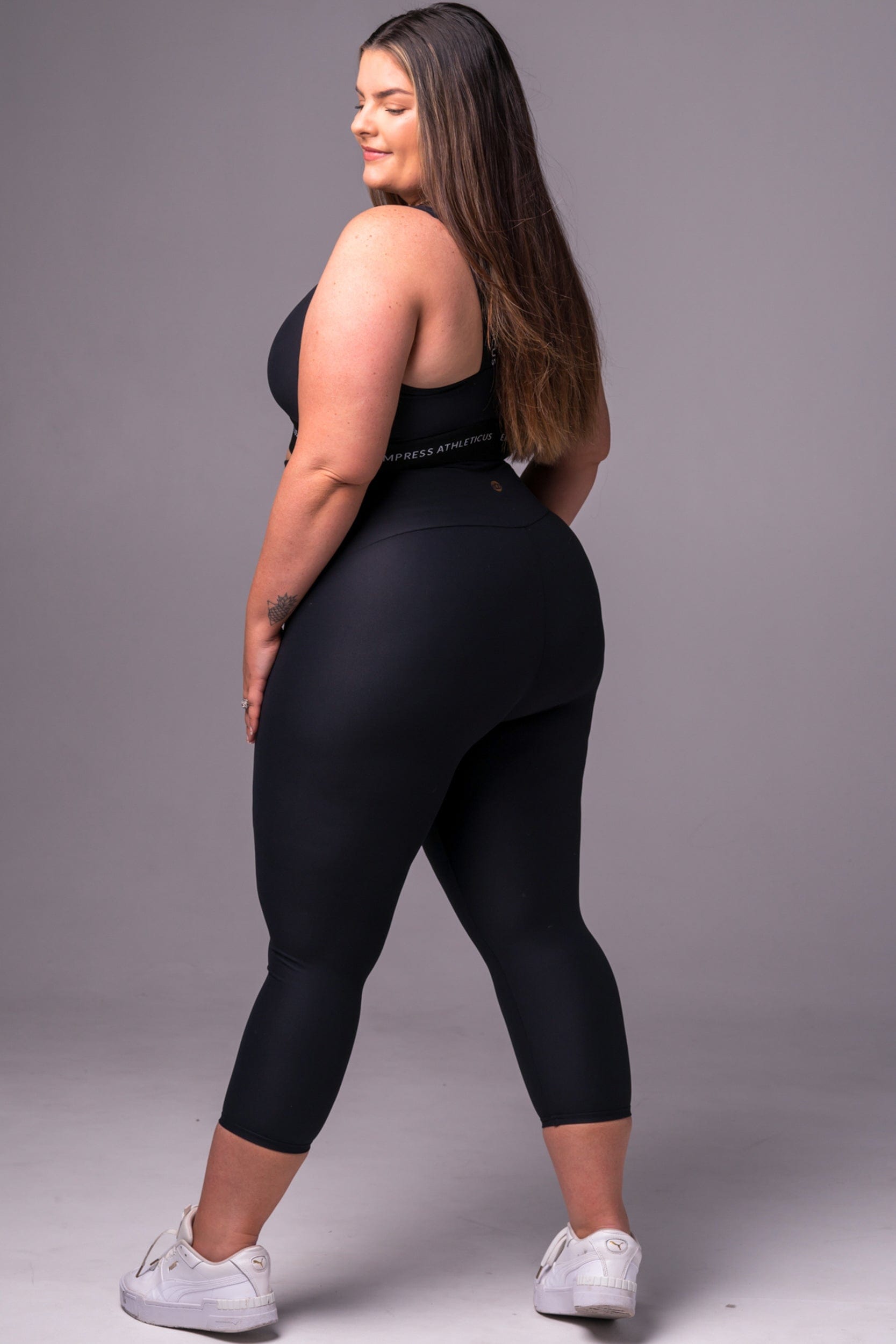 Black Dynamic Extra High Waisted Capri Leggings