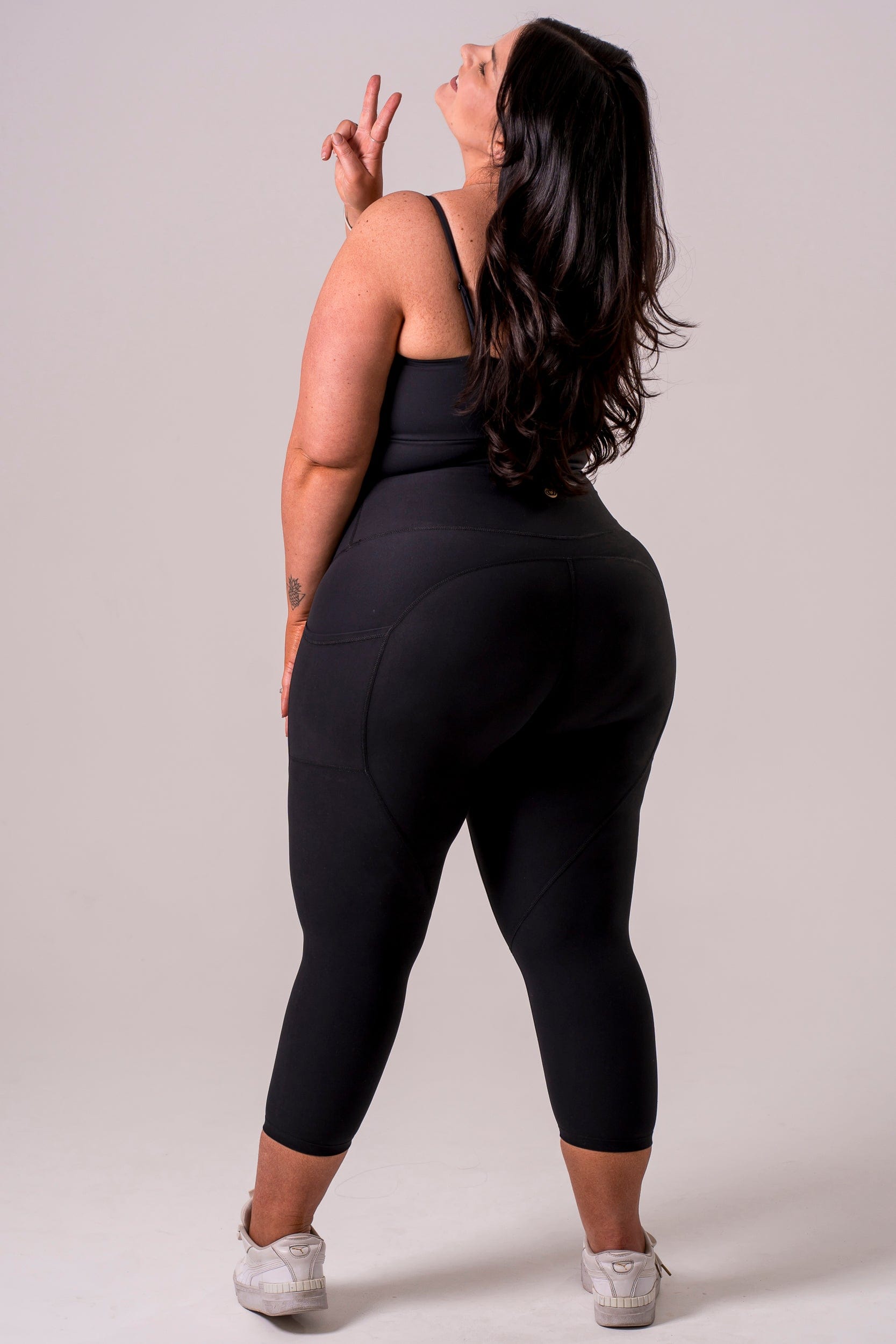 Black Dynamic High Waisted Pocket Shaper Capri Leggings