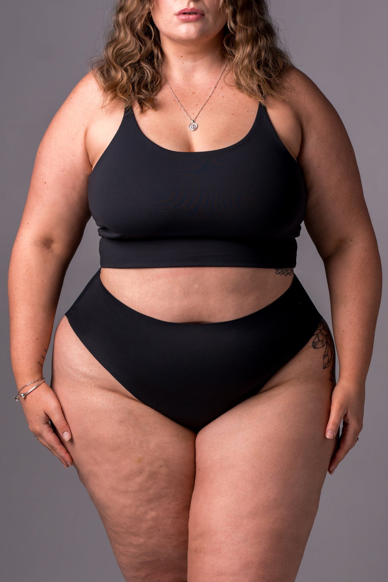 Black Regal Luxe Bed Crop