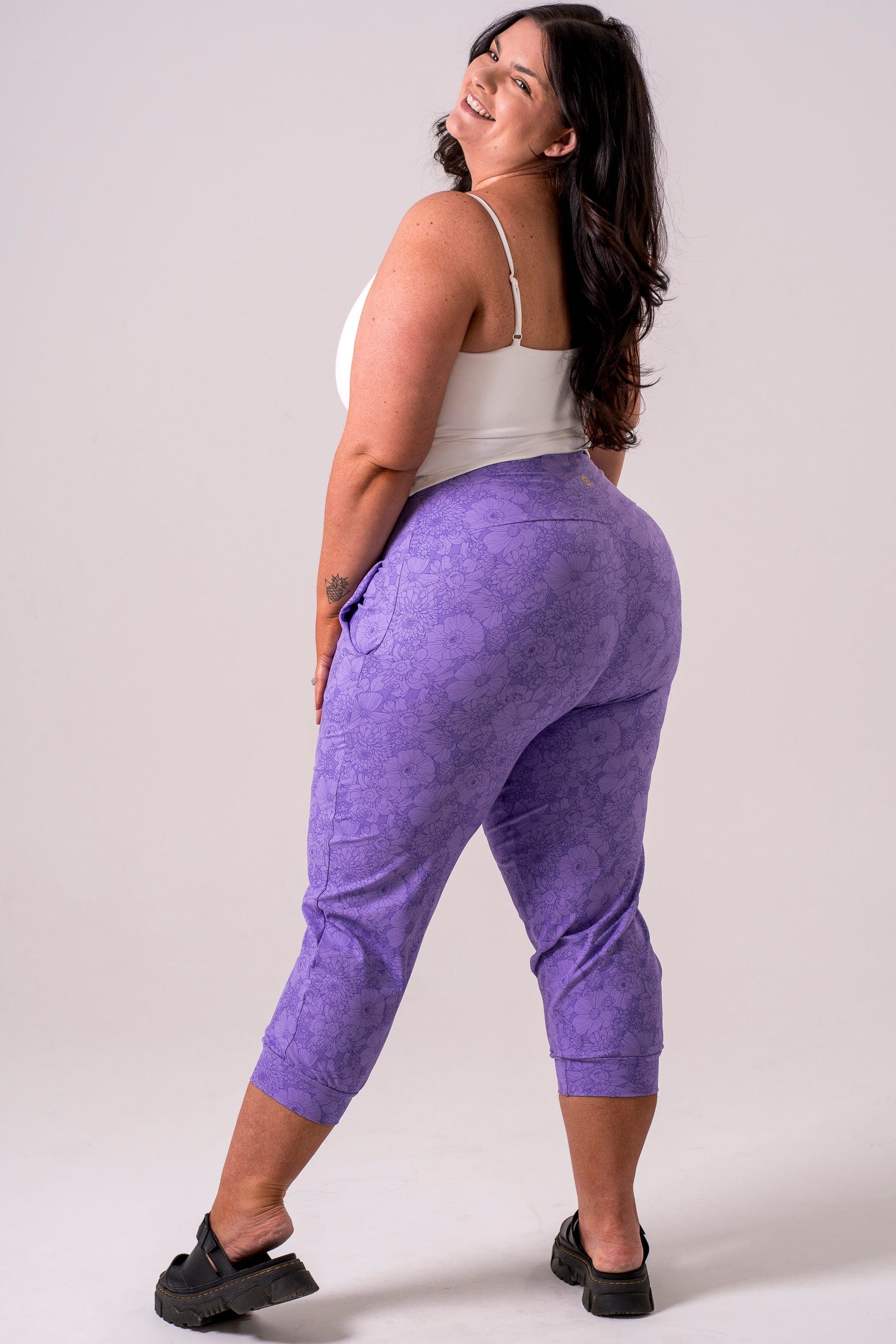 Blossom Luxe Capri Jogger