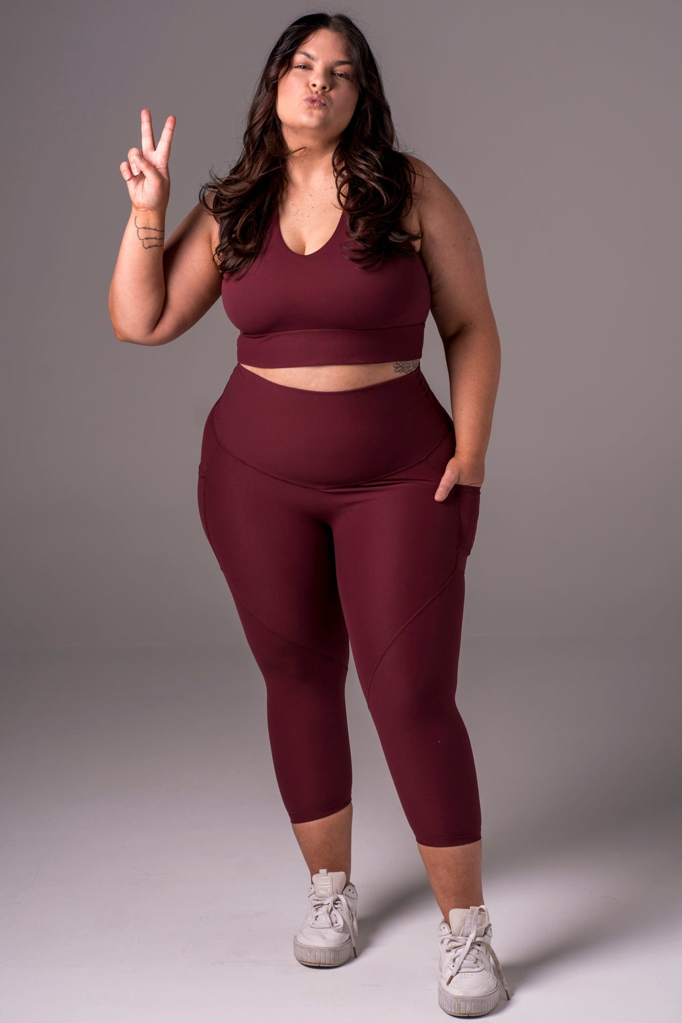 Cherry Cola Dynamic High Waisted Pocket Shaper Capri Leggings