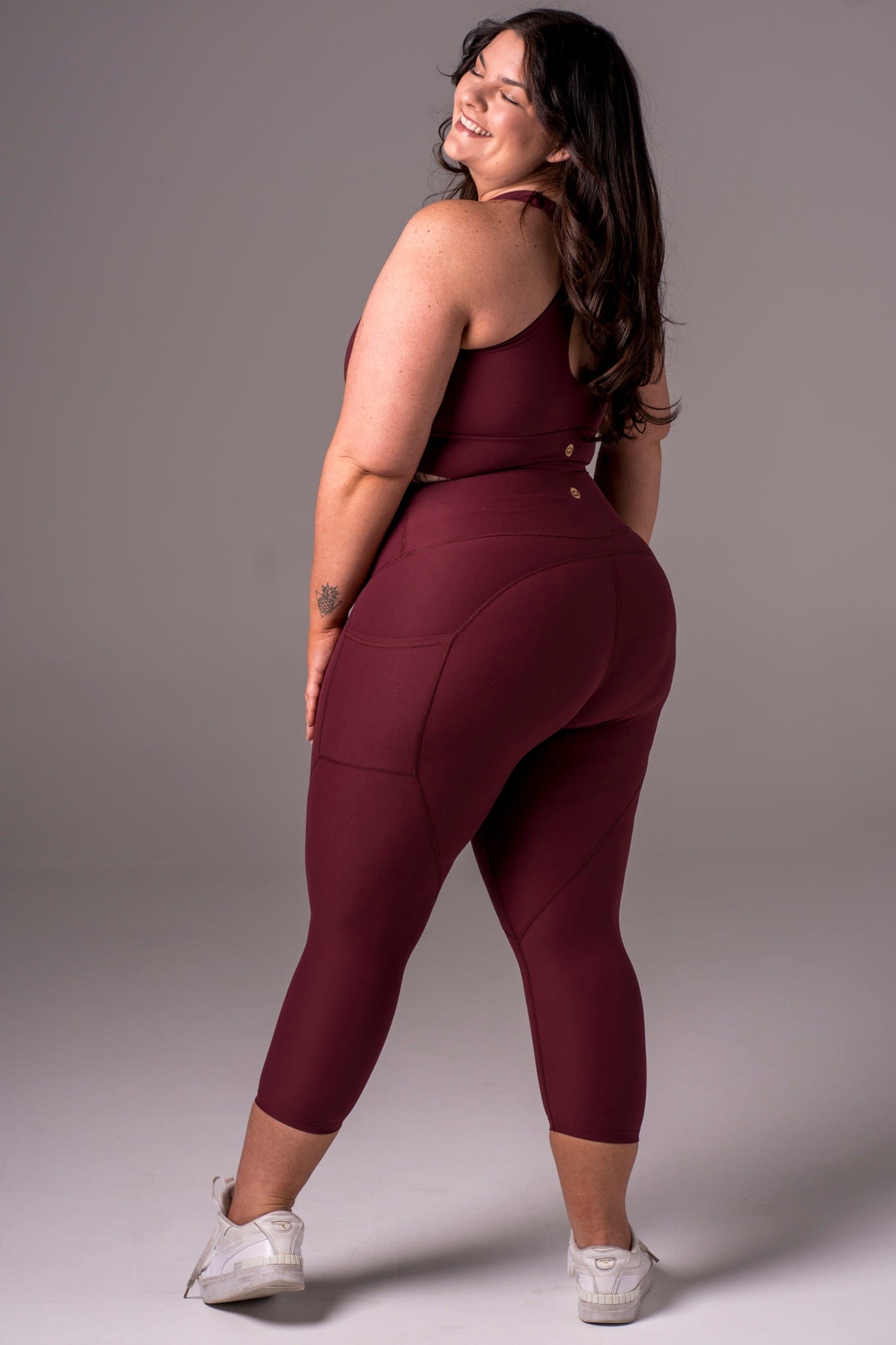 Cherry Cola Dynamic High Waisted Pocket Shaper Capri Leggings