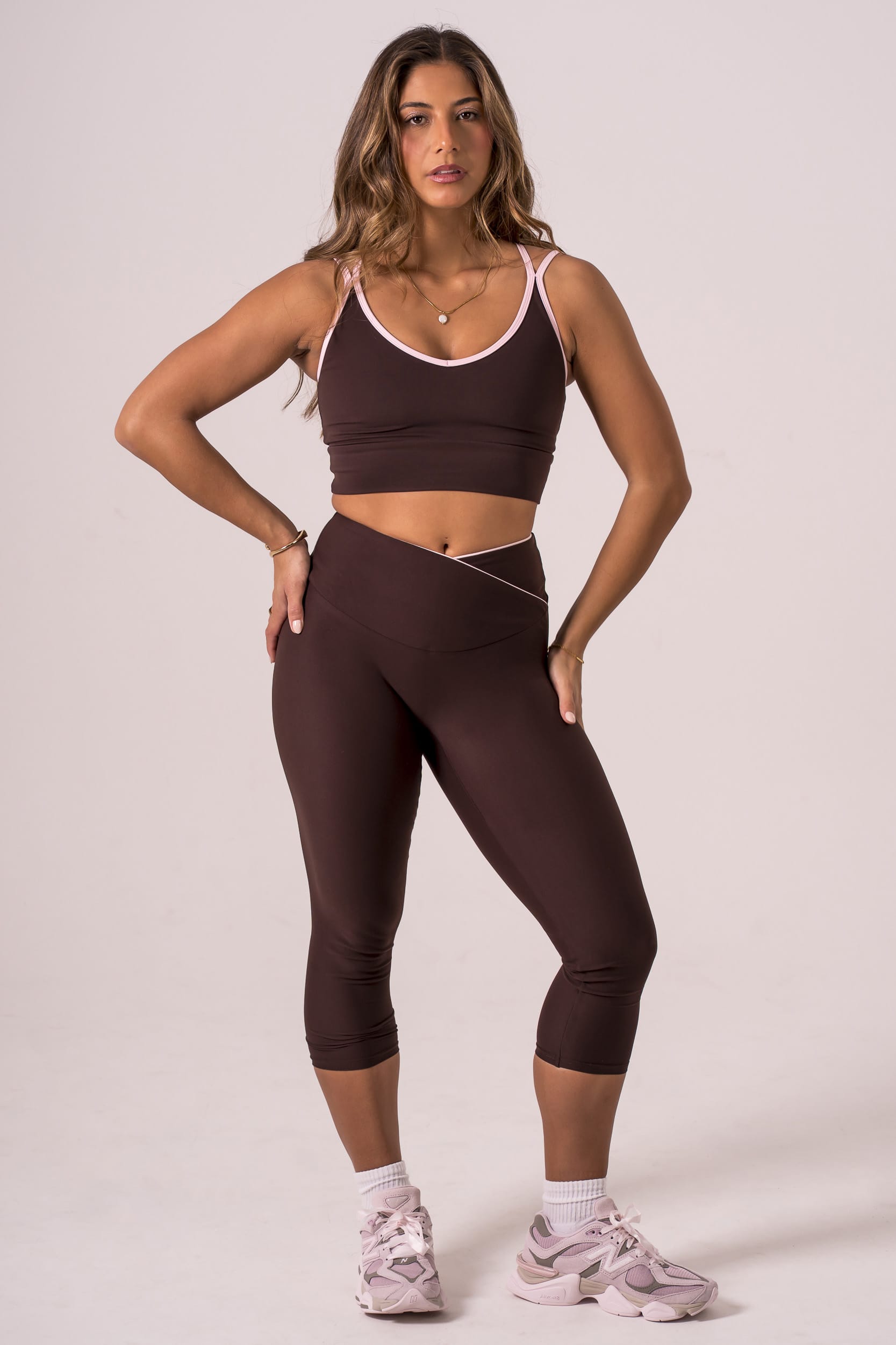 Espresso Duo Dynamic V Band Capri Leggings