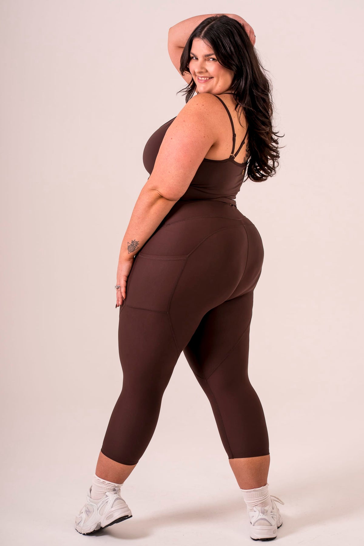 Espresso Dynamic High Waisted Pocket Shaper Capri Leggings