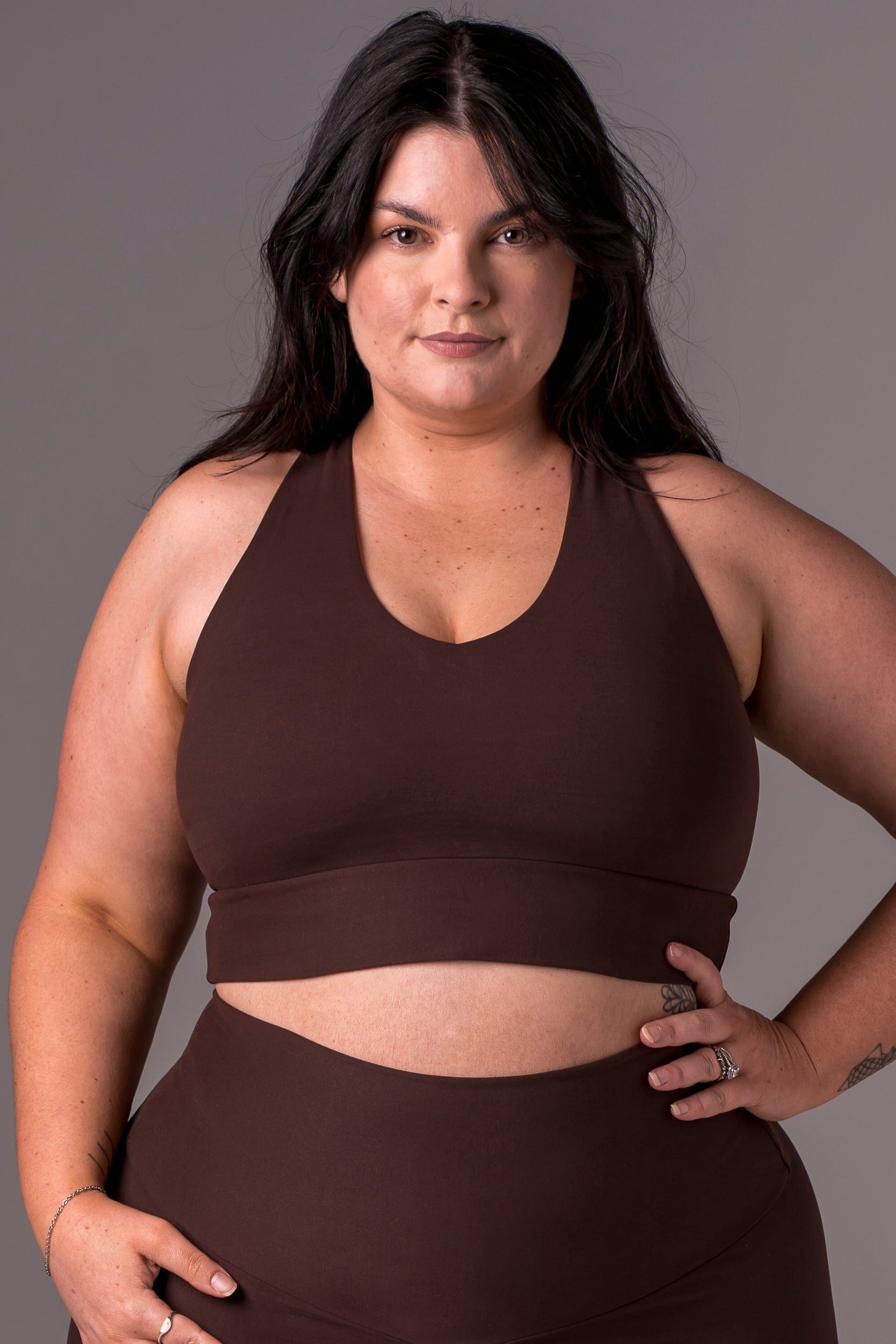 Espresso Dynamic Sports Crop