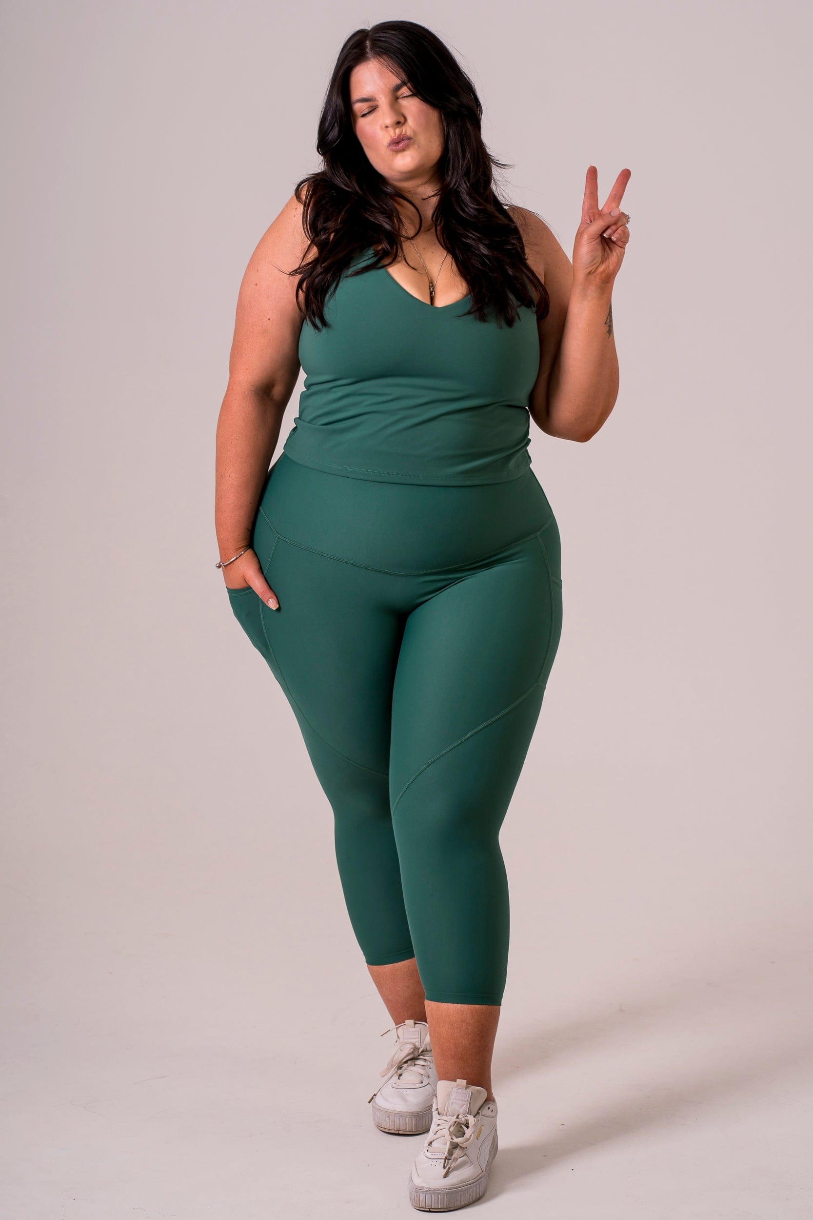 Forest Dynamic High Waisted Pocket Shaper Capri Leggings