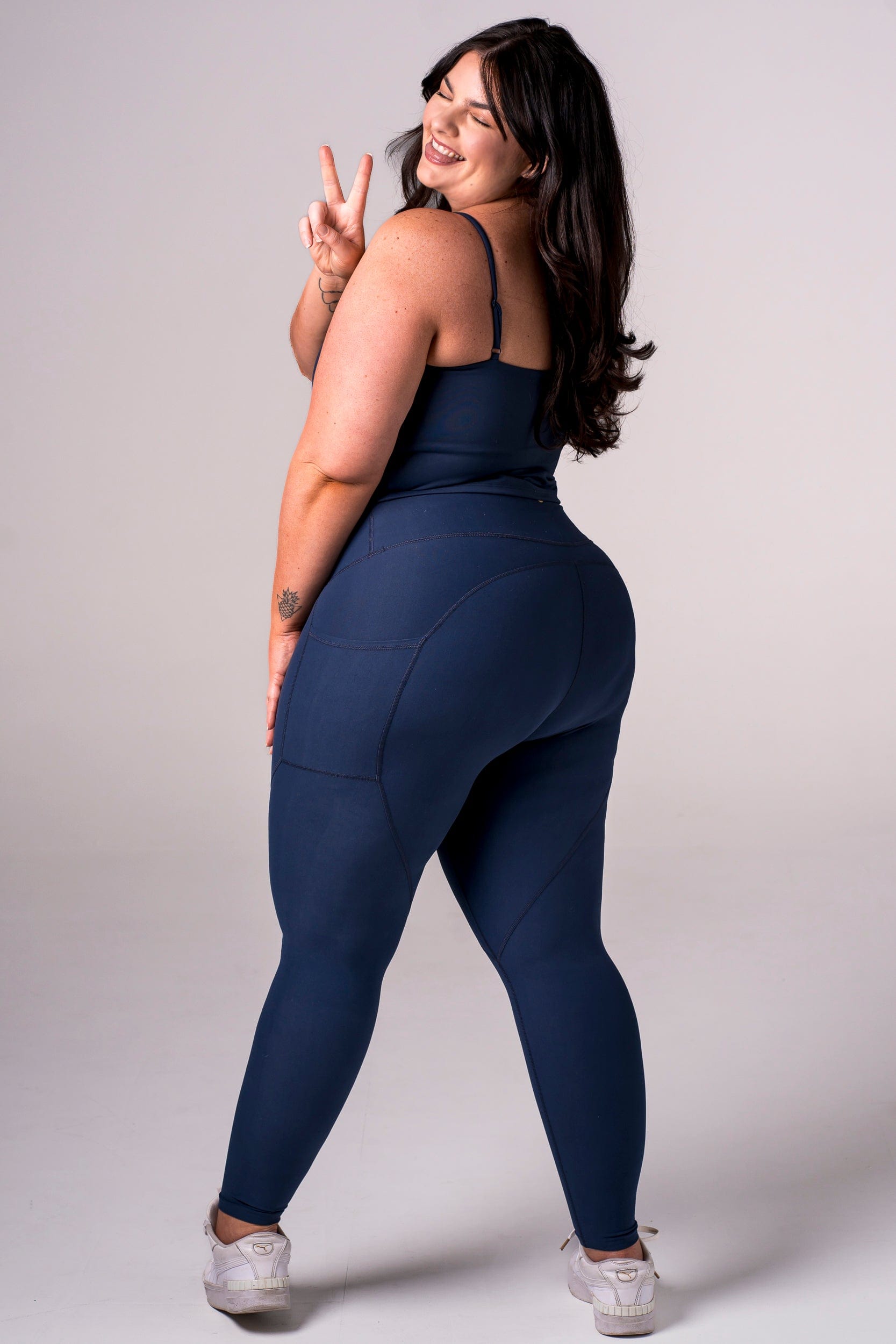 Midnight Dynamic High Waisted Pocket Shaper Ankle Biter Leggings