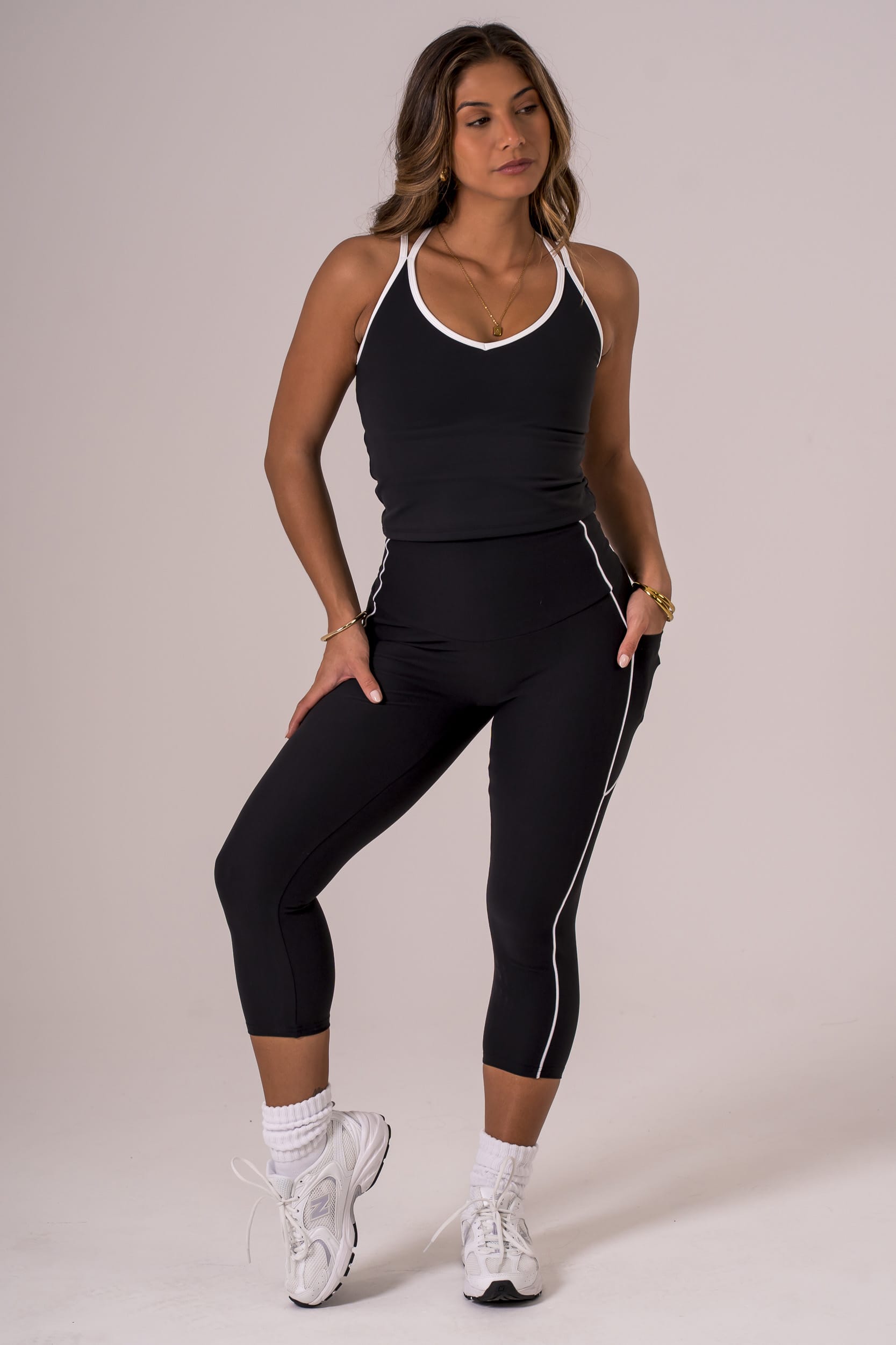 Black Duo Dynamic Pocket Curve Capri