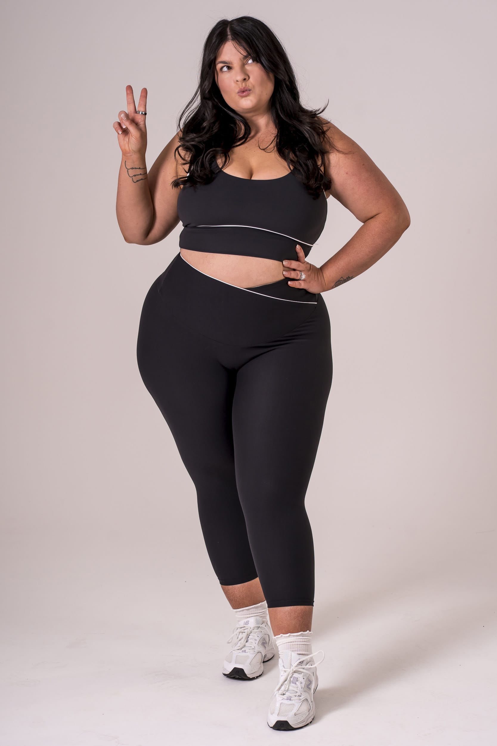 Black Duo Dynamic V Band Capri Leggings