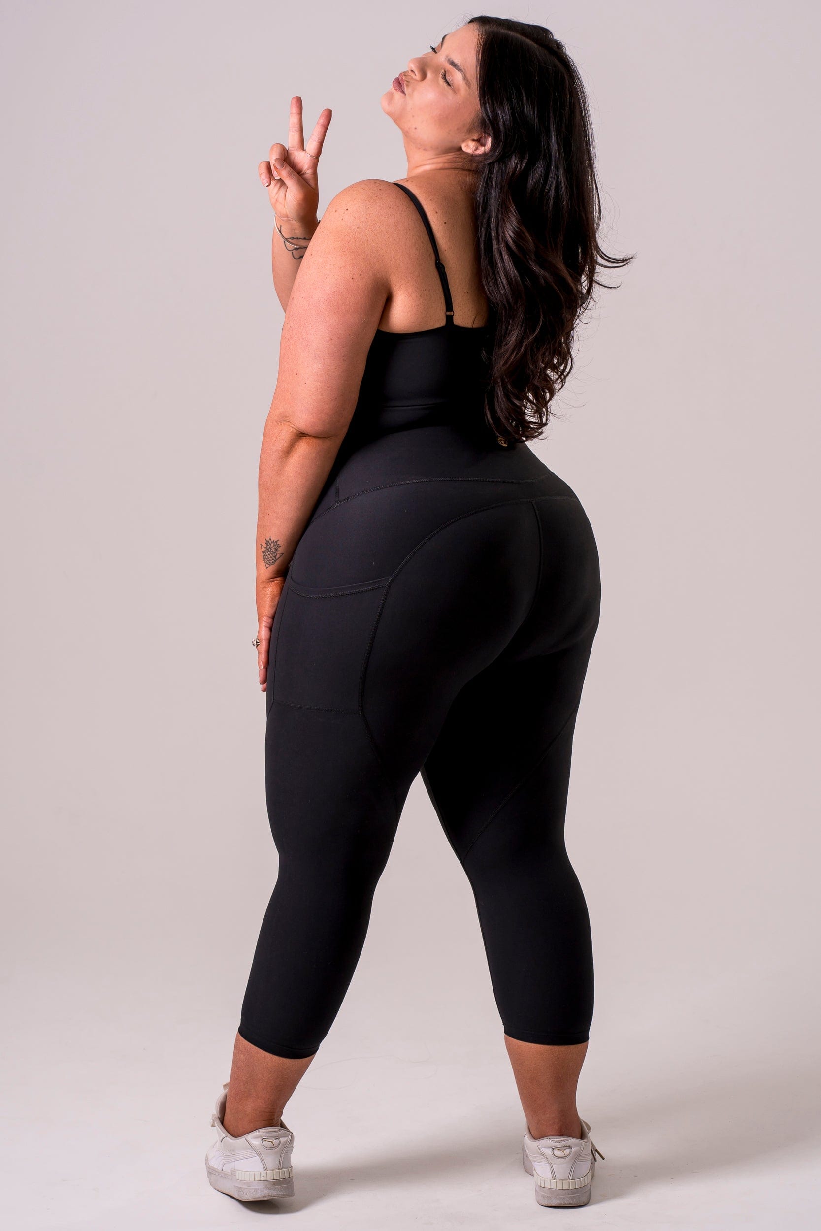 Black Dynamic High Waisted Pocket Shaper Capri Leggings