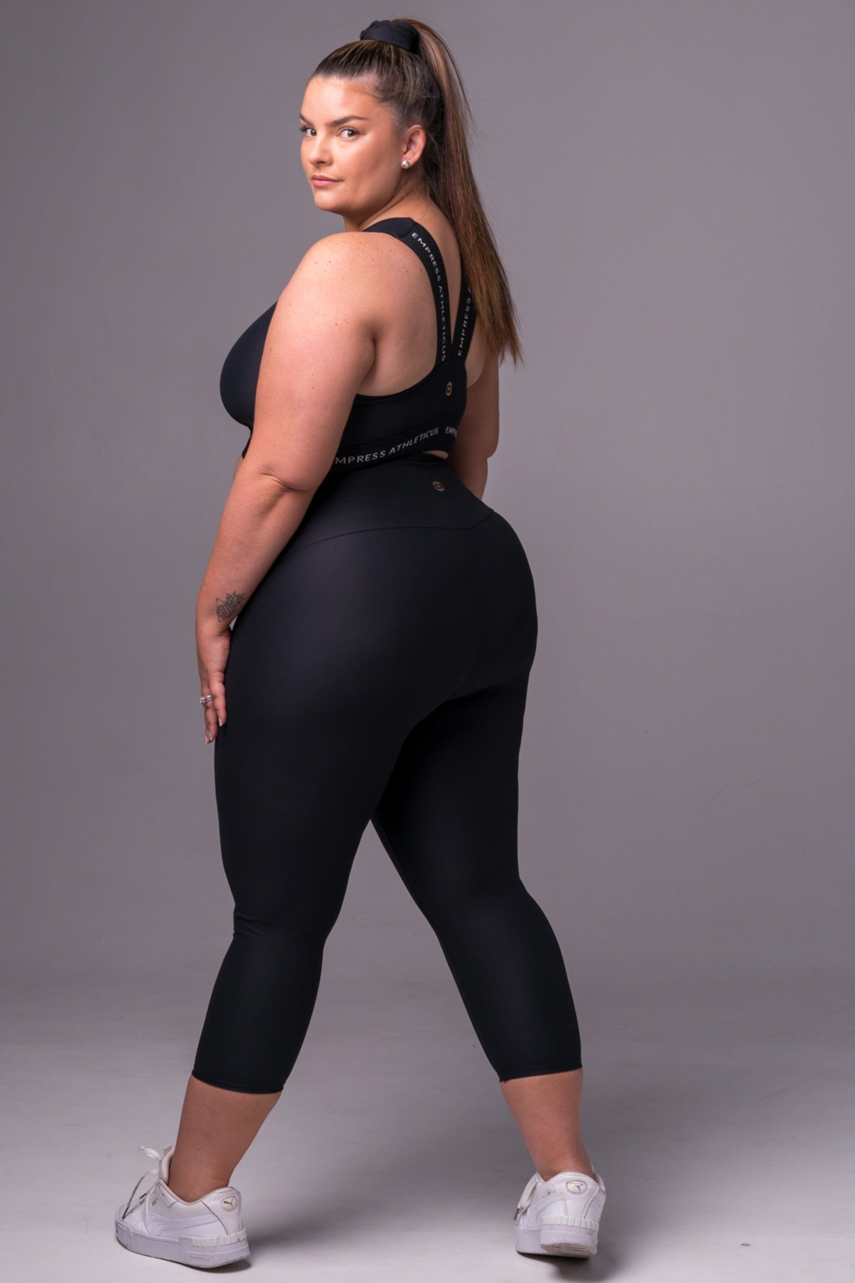 Black Dynamic High Waisted Seamless Front Capri Leggings