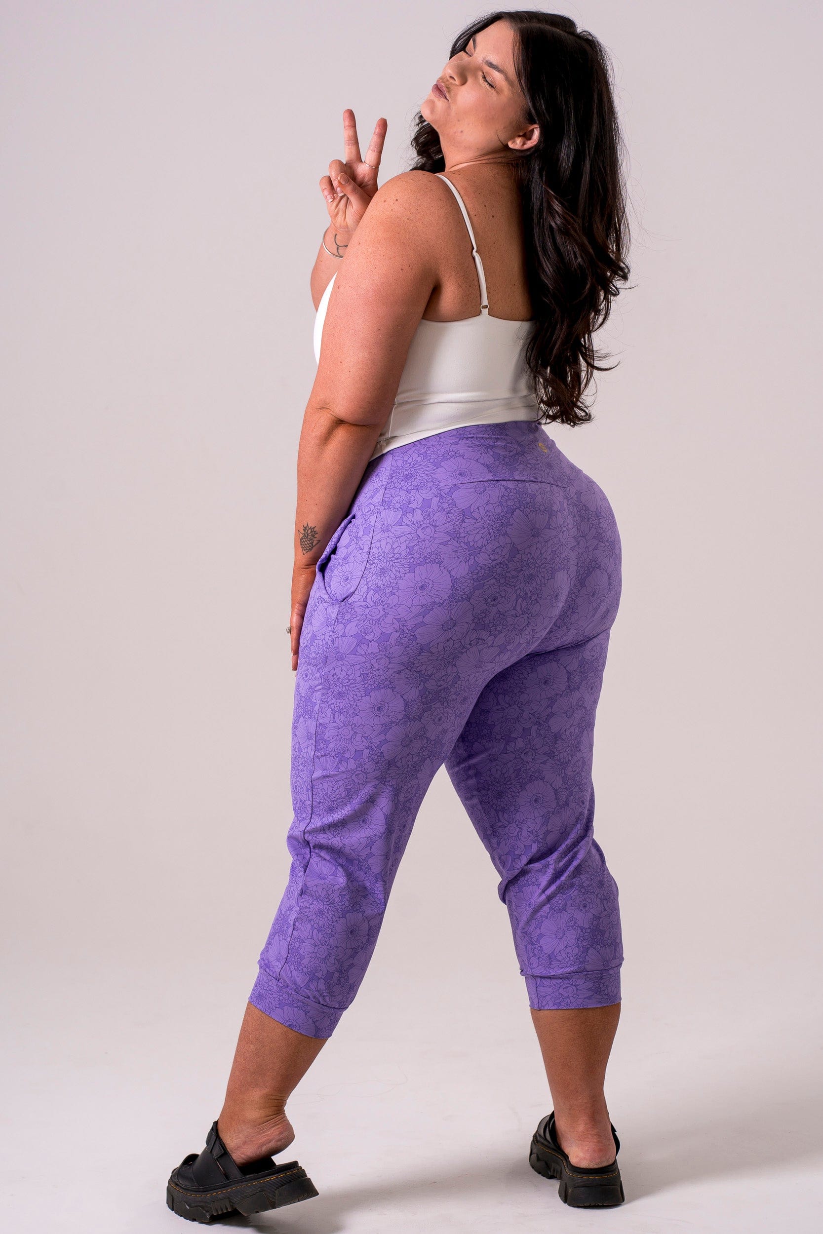 Blossom Luxe Capri Jogger