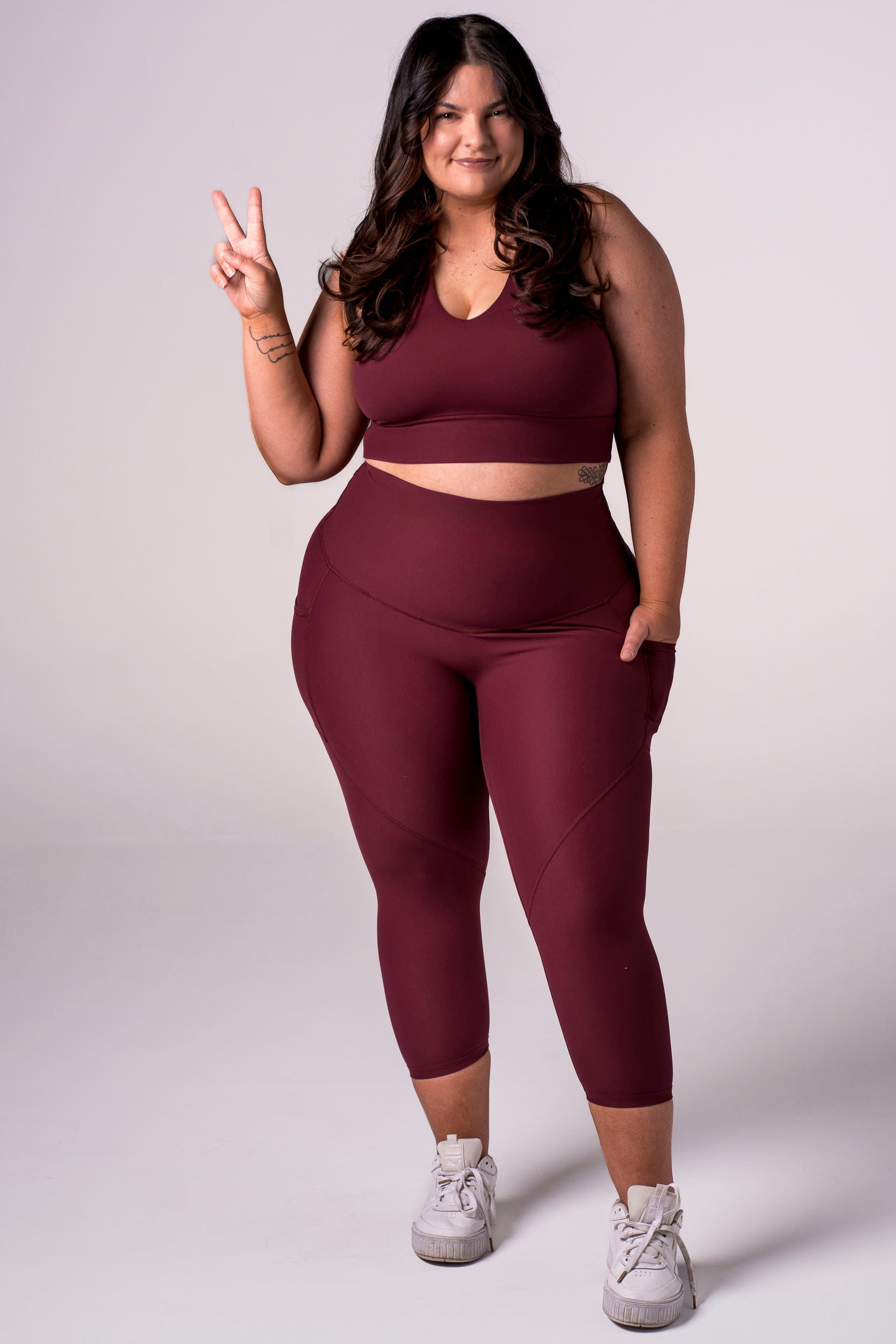 Cherry Cola Dynamic High Waisted Pocket Shaper Capri Leggings