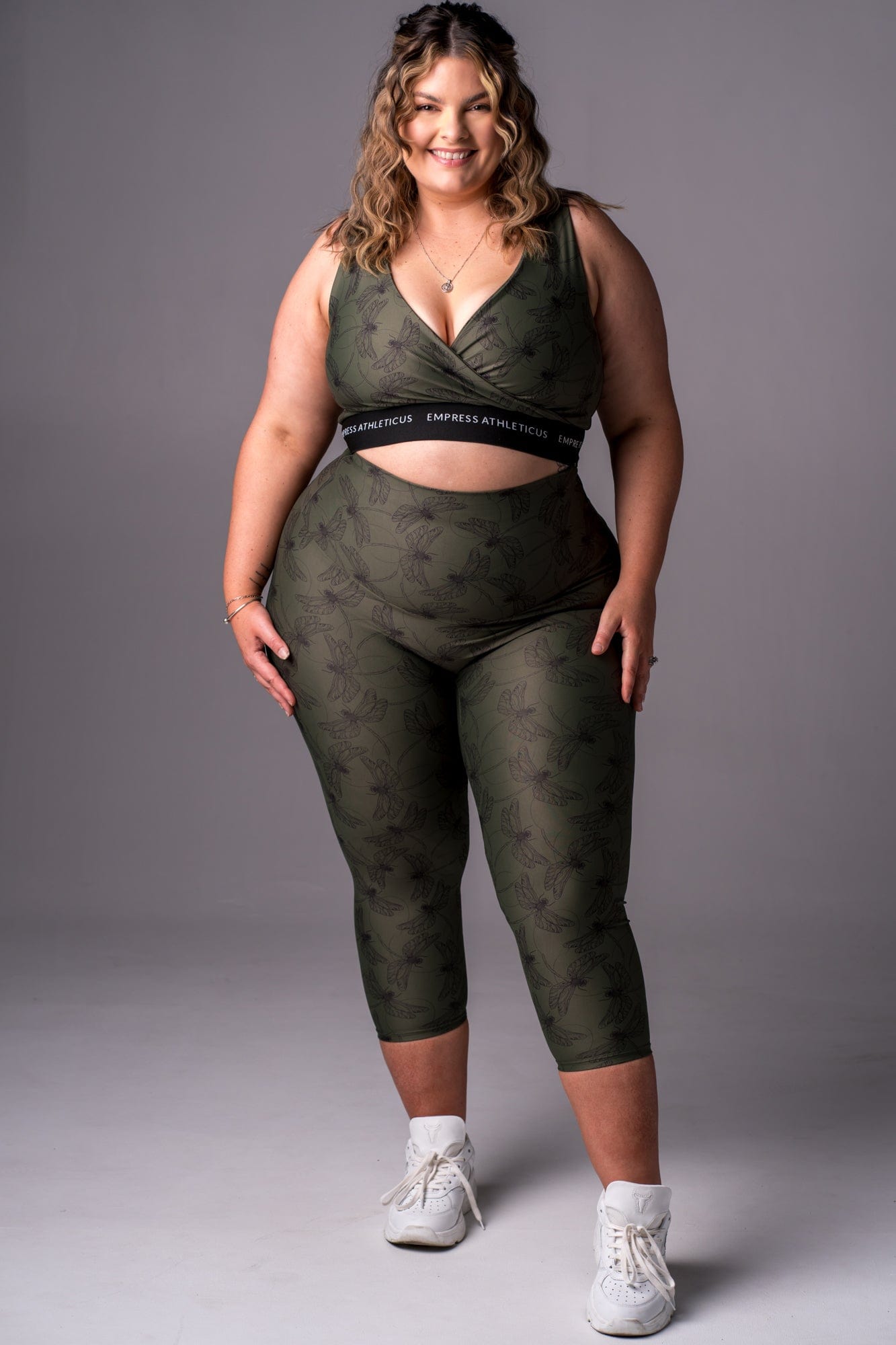 Dragon In Flight Dynamic High Waisted Seamless Front Capri Leggings