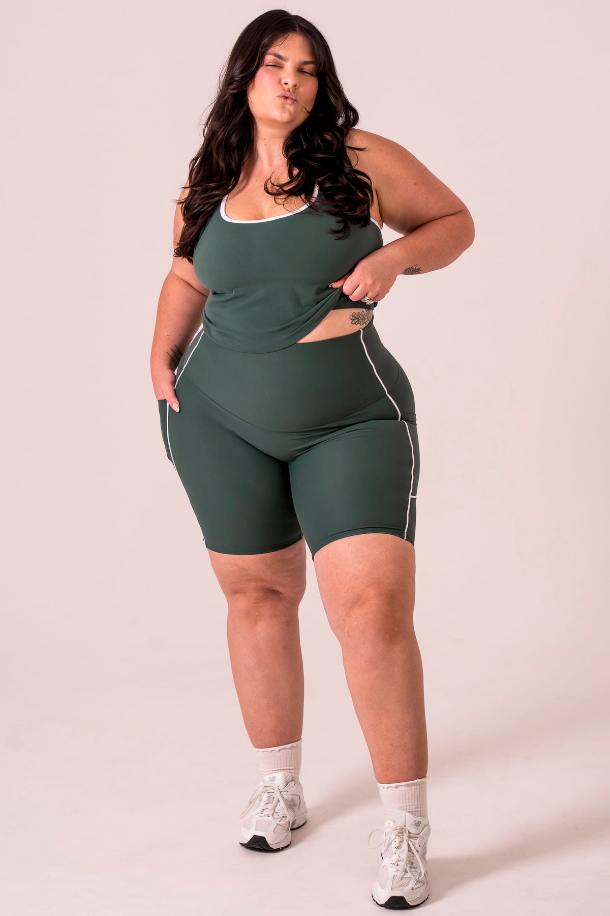Emerald Duo Dynamic Pocket Curve 9" Shorts
