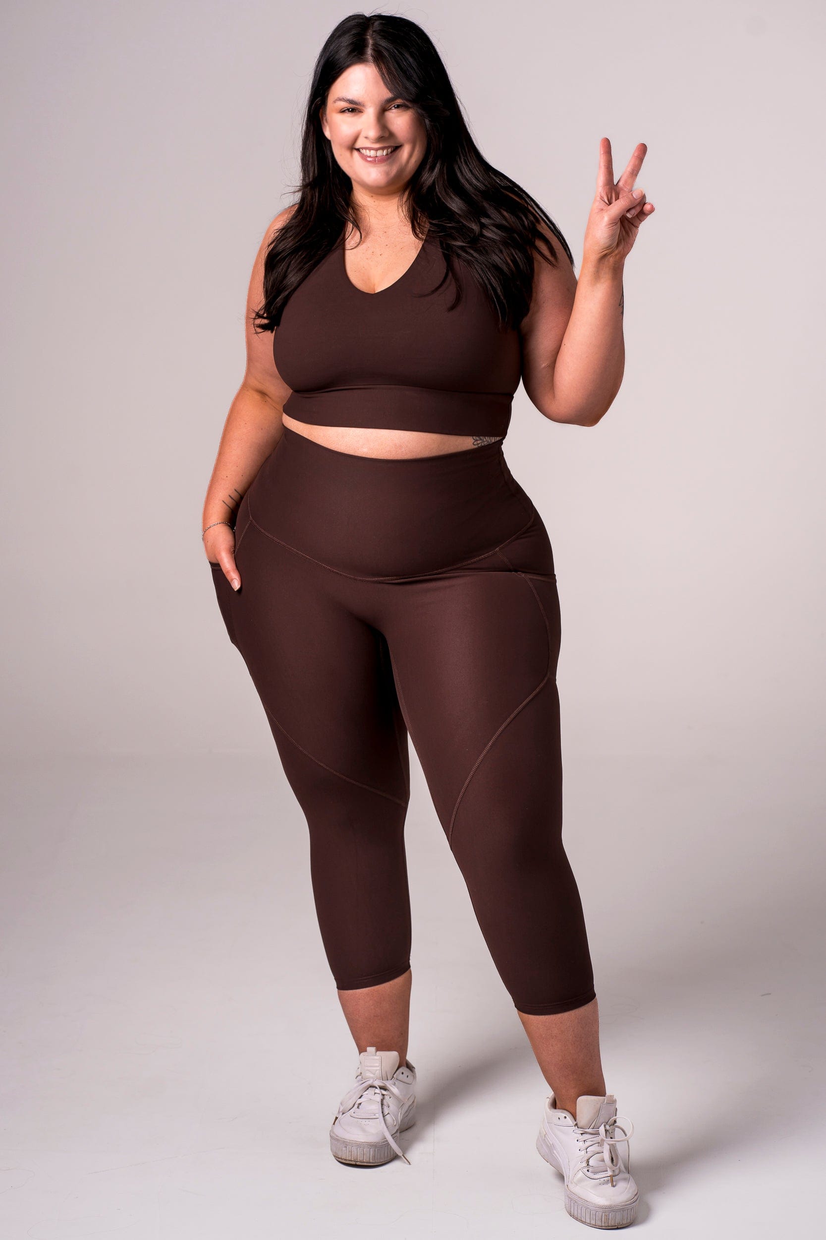 Espresso Dynamic High Waisted Pocket Shaper Capri Leggings
