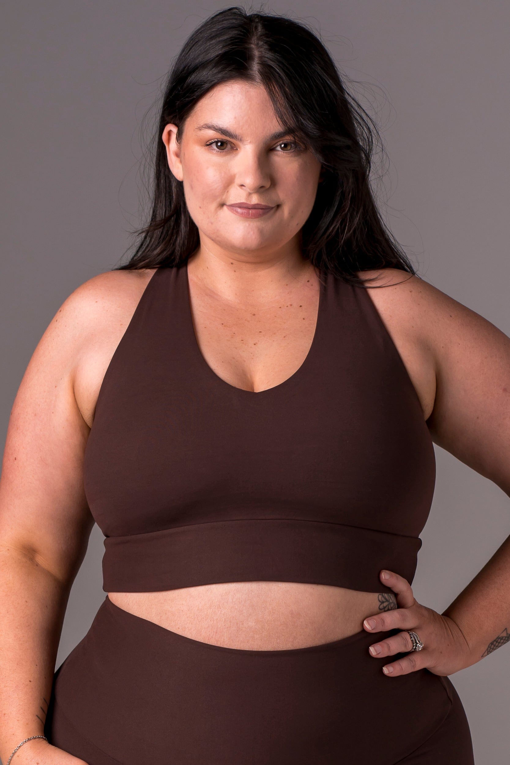 Espresso Dynamic Sports Crop