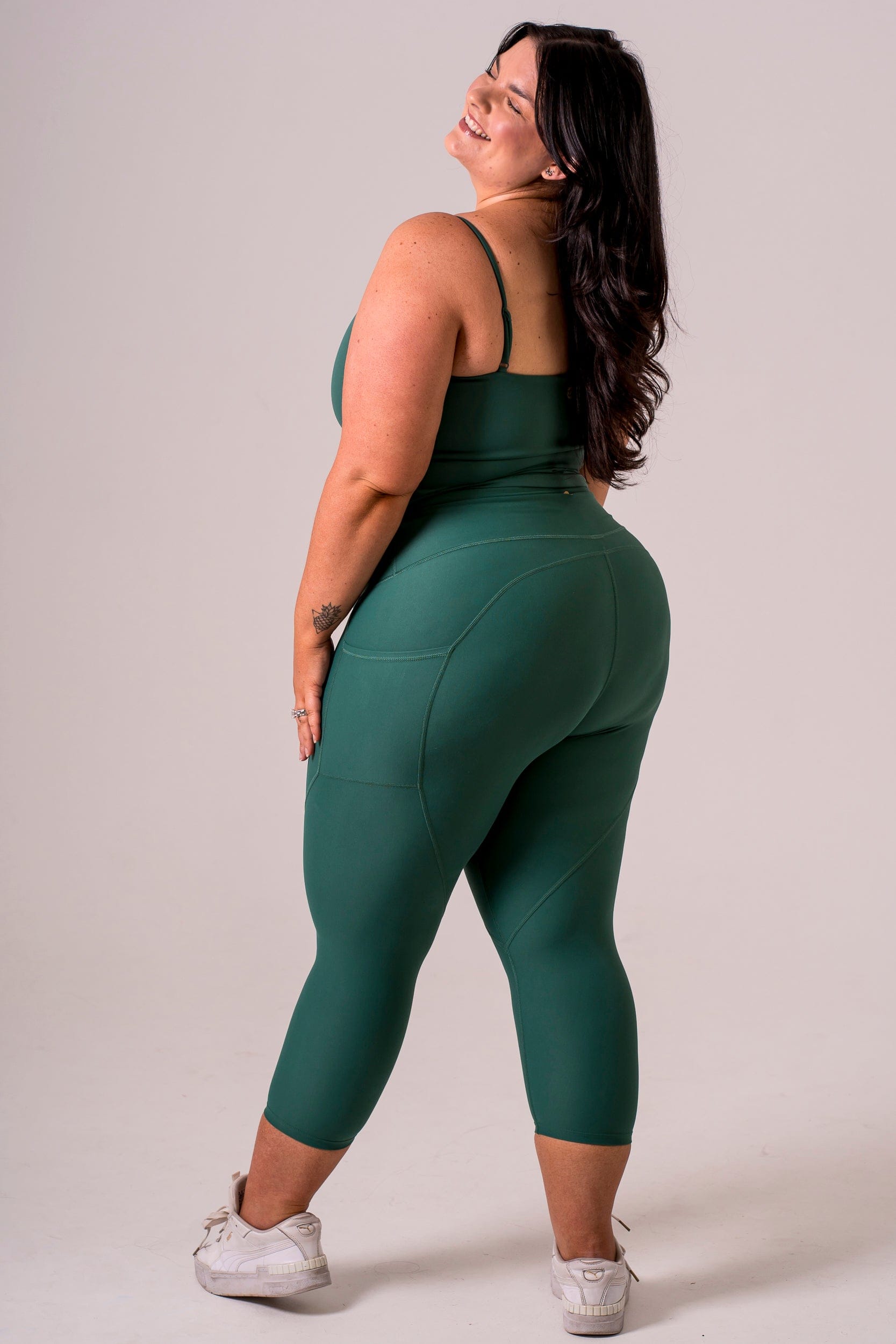 Forest Dynamic High Waisted Pocket Shaper Capri Leggings