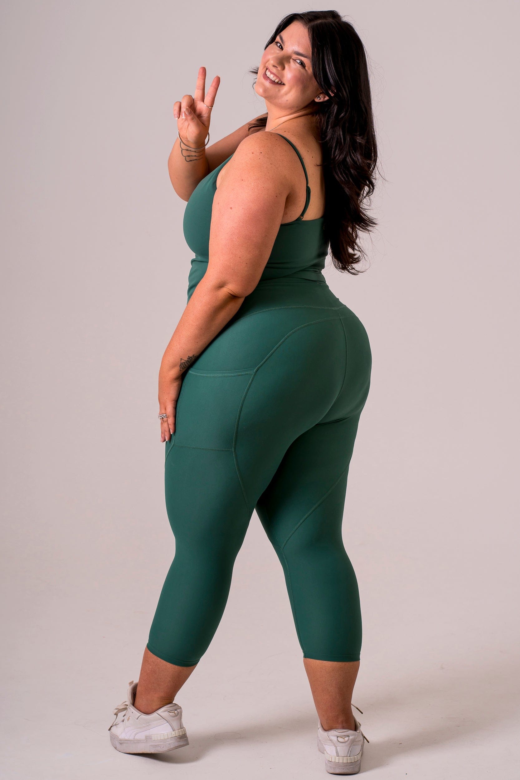 Forest Dynamic High Waisted Pocket Shaper Capri Leggings