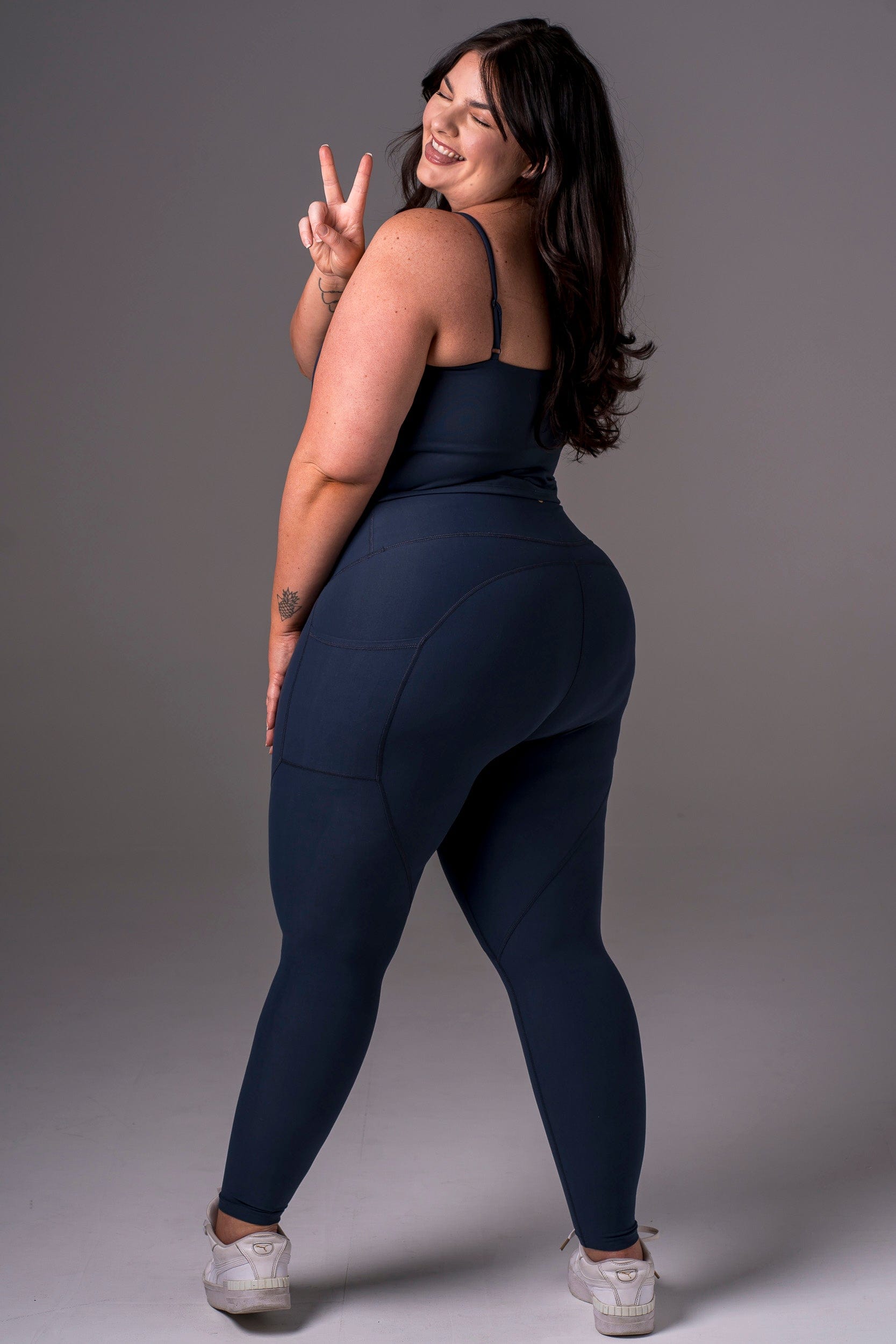 Midnight Dynamic High Waisted Pocket Shaper Ankle Biter Leggings