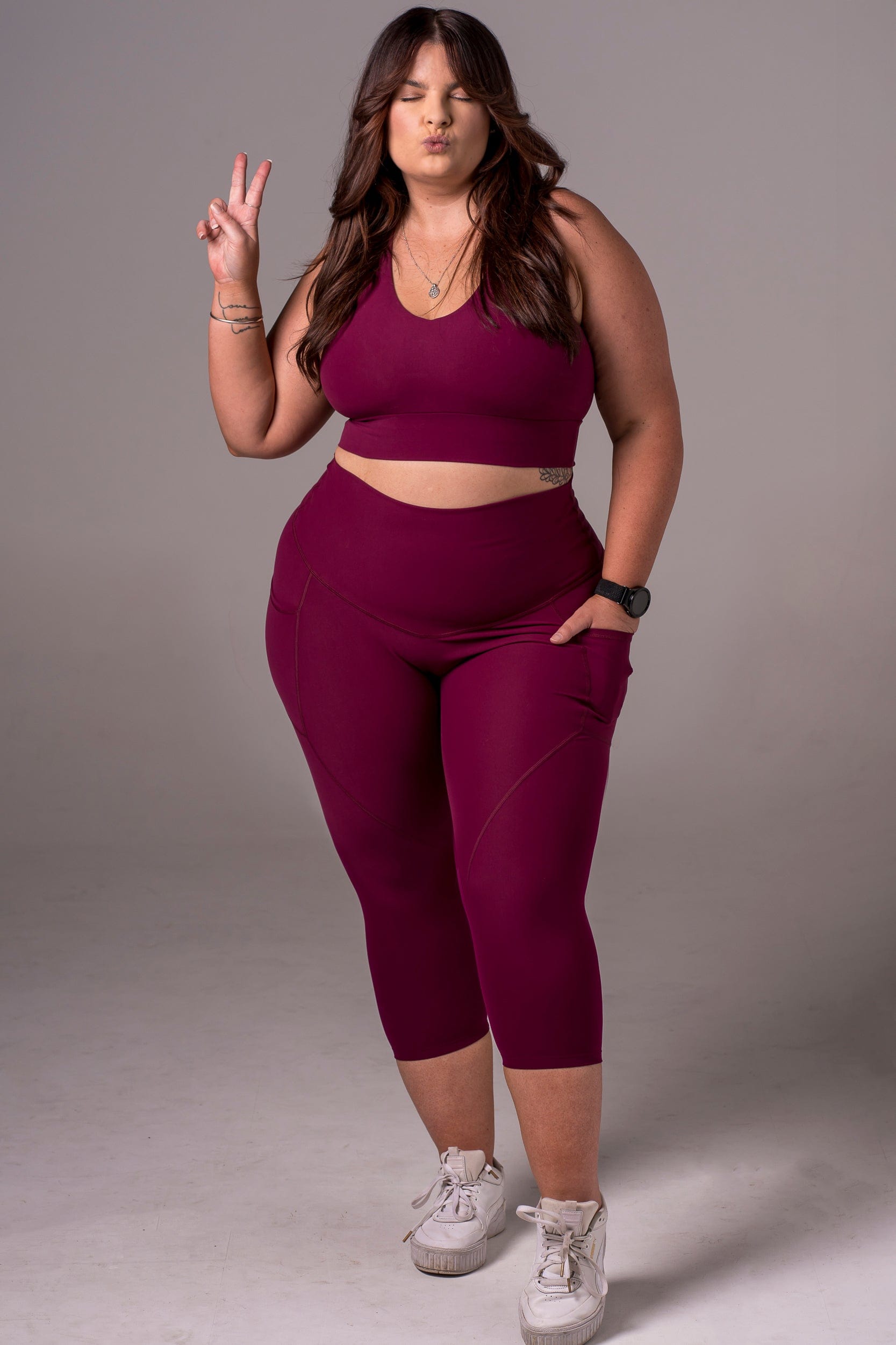 Mulberry Dynamic High Waisted Pocket Shaper Capri Leggings