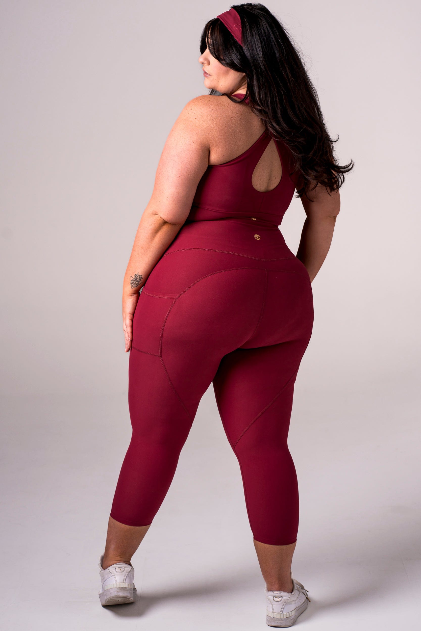 Scarlet Dynamic High Waisted Pocket Shaper Capri Leggings