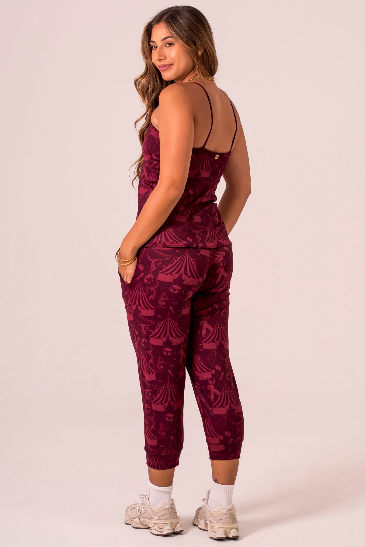Showtime Luxe Capri Jogger
